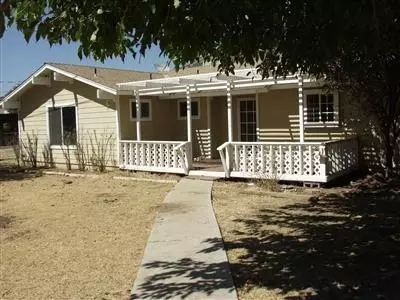 6880 Live Oak Dr, Sanger, CA 93657 photo 1