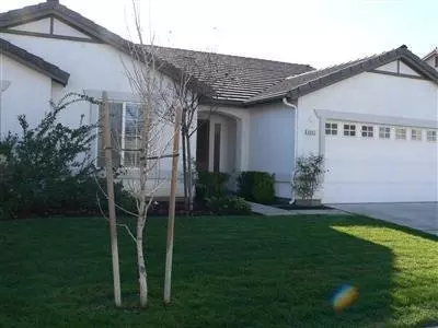 6092 E Hampton Way, Fresno, CA 93727 photo 1