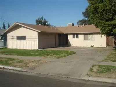 3253 E Simpson Ave, Fresno, CA 93703 photo 1