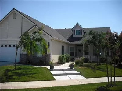 1927 N Oxford Ave, Clovis, CA 93619 photo 1
