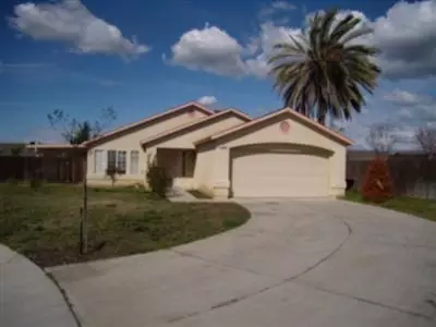 588 7th St, Sanger, CA 93657 photo 1