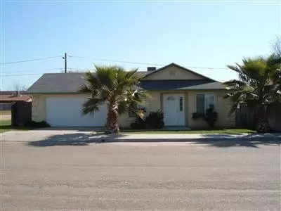 217 Hull St, Madera, CA 93638 photo 1