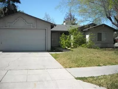 1608 W Noreen Way, Madera, CA 93638 photo 1