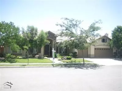 752 W Quincy Ave, Clovis, CA 93619 photo 1