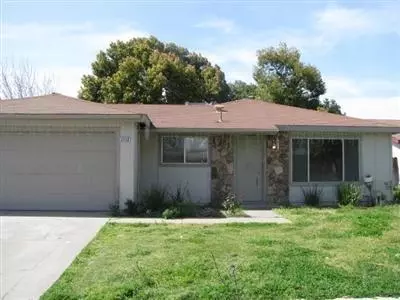 1112 Davis St, Madera, CA 93638 photo 1