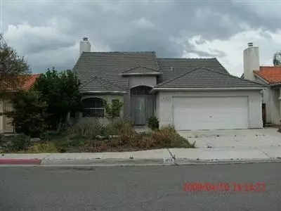 953 Garland Ave, Clovis, CA 93612 photo 1