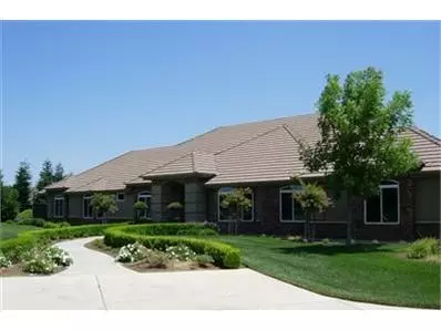 9766 E Sierra Ave, Clovis, CA 93619 photo 1