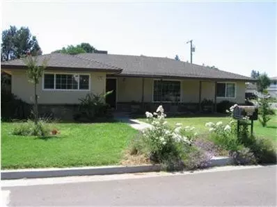 424 Hilton St, Madera, CA 93637 photo 1