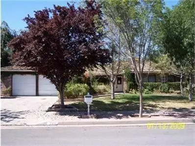 240 Earl Way, Hanford, CA 93230 photo 1