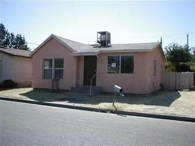 936 Cross St, Madera, CA 93638 photo 1