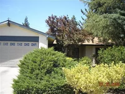 2434 4th St, Sanger, CA 93657 photo 1