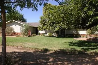 10757 Renn Ave, Clovis, CA 93619 photo 1