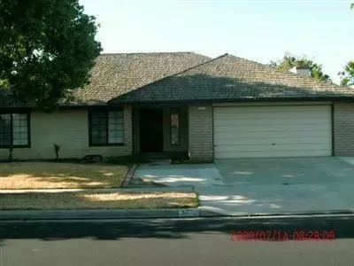 2322 Robinwood Ave, Clovis, CA 93611 photo 1