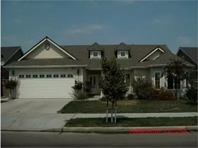 224 E Shoemake Ave, Reedley, CA 93654 photo 1