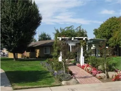 2204 Peach Ave #4, Clovis, CA 93612 photo 1