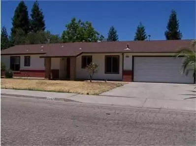 2562 10th St, Sanger, CA 93657 photo 1