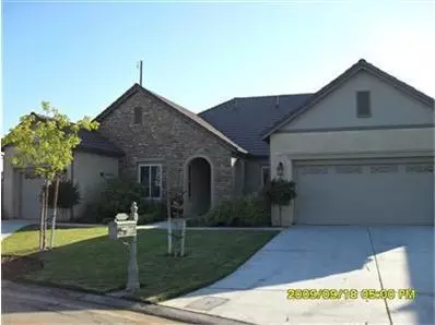 10599 E Biscayne Ct, Clovis, CA 93619 photo 1