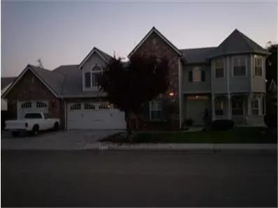 336 Bedford Ave, Clovis, CA 93611 photo 1