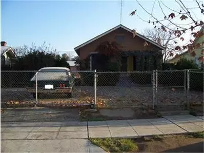 328 E St, Fresno, CA 93706 photo 1