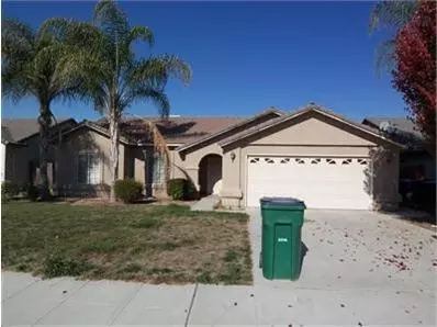1026 Oak Ct, Fowler, CA 93625 photo 1