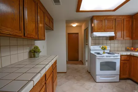 1045 Mason Ct, Dixon, CA 95620 photo 11