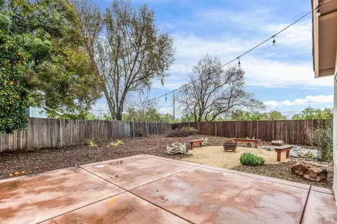 Exterior - 755 East Ct, Dixon, CA 95620 photo 12 of 13