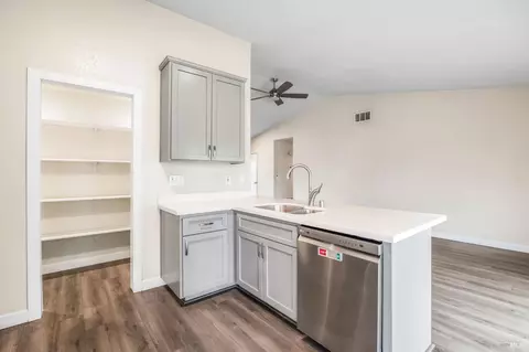 Kitchen - 755 East Ct, Dixon, CA 95620 photo 6 of 6