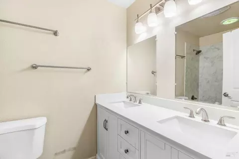 Bath - 755 East Ct, Dixon, CA 95620 photo 1 of 6