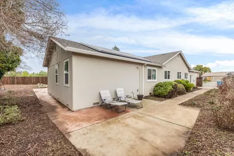 Exterior - 755 East Ct, Dixon, CA 95620 photo 10 of 13