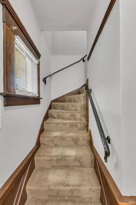 Entry Way - 1218 El Dorado St, Vallejo, CA 94590 photo 2 of 3
