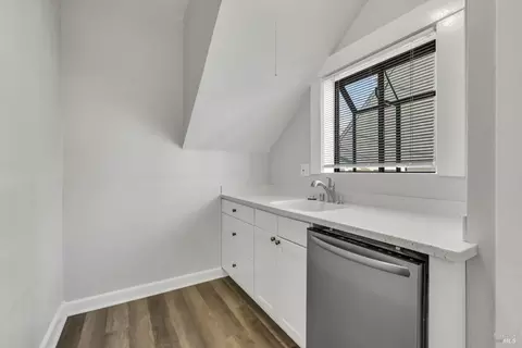 Kitchen - 1218 El Dorado St, Vallejo, CA 94590 photo 4 of 5