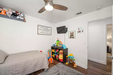 Bedroom - 1350 Rehrmann Dr, Dixon, CA 95620 photo 10 of 12