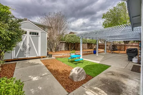 Exterior - 1350 Rehrmann Dr, Dixon, CA 95620 photo 5 of 18