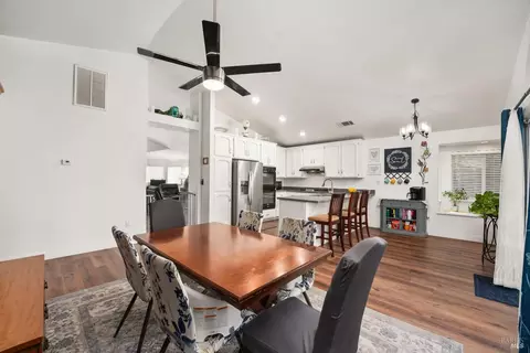 Dining - 1350 Rehrmann Dr, Dixon, CA 95620 photo 3 of 6