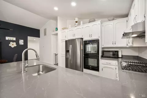 Kitchen - 1350 Rehrmann Dr, Dixon, CA 95620 photo 4 of 5