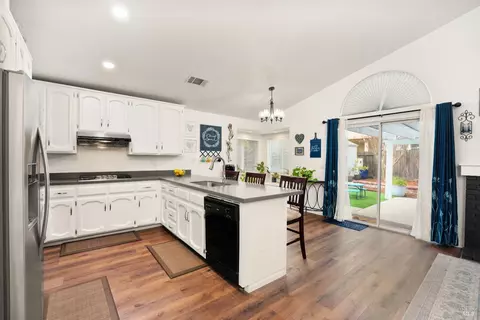 Kitchen - 1350 Rehrmann Dr, Dixon, CA 95620 photo 2 of 5