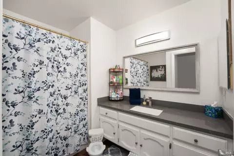 Bath - 1350 Rehrmann Dr, Dixon, CA 95620 photo 1 of 2
