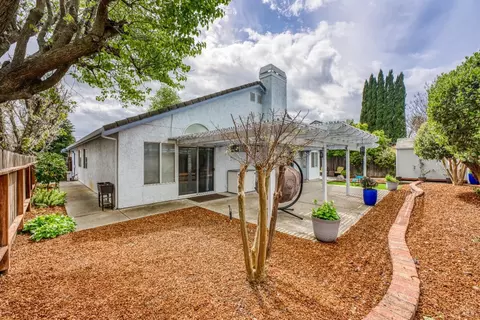 Exterior - 1350 Rehrmann Dr, Dixon, CA 95620 photo 10 of 18
