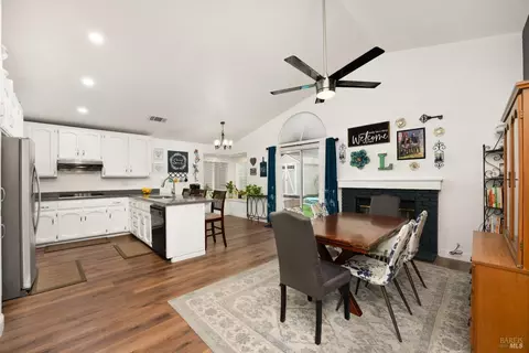Dining - 1350 Rehrmann Dr, Dixon, CA 95620 photo 1 of 6