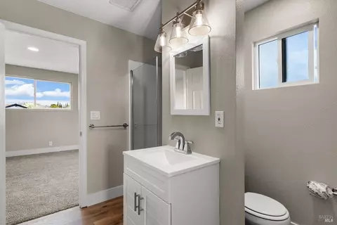 Bath - 1143 Mockingbird Ln, Fairfield, CA 94533 photo 3 of 3