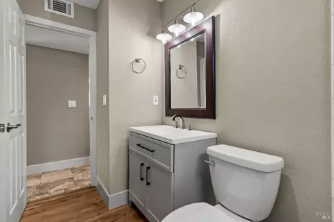 Bath - 1143 Mockingbird Ln, Fairfield, CA 94533 photo 2 of 3