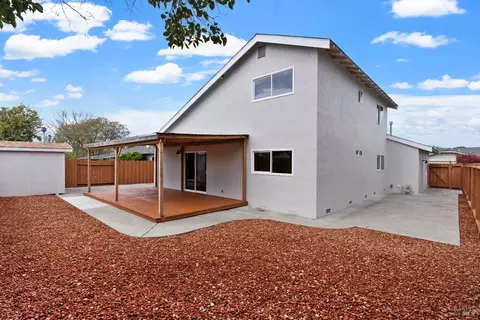 Exterior - 1143 Mockingbird Ln, Fairfield, CA 94533 photo 2 of 10