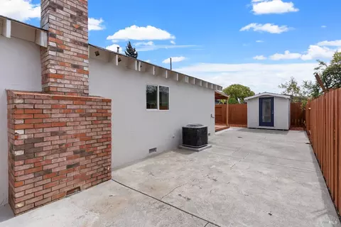 Exterior - 1143 Mockingbird Ln, Fairfield, CA 94533 photo 9 of 10