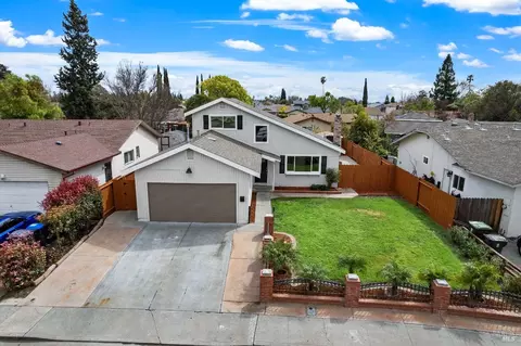 Exterior - 1143 Mockingbird Ln, Fairfield, CA 94533 photo 4 of 10