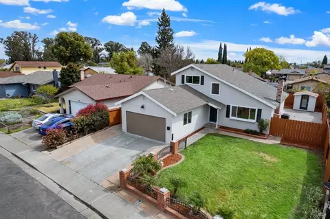Exterior - 1143 Mockingbird Ln, Fairfield, CA 94533 photo 7 of 10