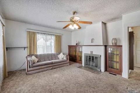 Living - 1911 Broadway St, Vallejo, CA 94589 photo 2 of 2