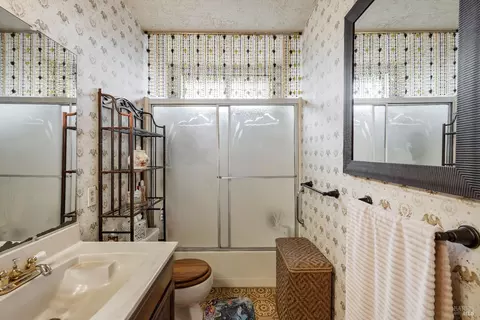 Bath - 1911 Broadway St, Vallejo, CA 94589 photo 3 of 3