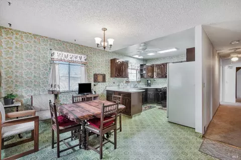 Dining - 1911 Broadway St, Vallejo, CA 94589 photo 1 of 3