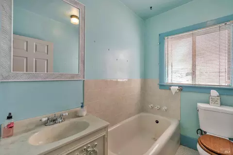 Bath - 1911 Broadway St, Vallejo, CA 94589 photo 1 of 3