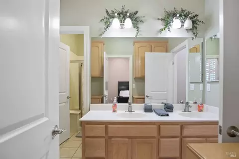 Bath - 9010 Starr Rd, Windsor, CA 95492 photo 3 of 8